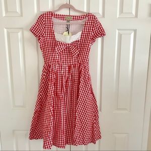 Cute red gingham sundress 🌞 ❤️